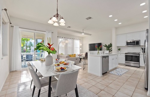 Ko Olina House | Coconut Plantation by AvantStay | Resort Access, 0.4mi Walk to Beach!