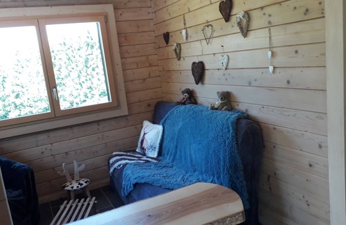 Entre-Deux-Monts Ski Chalet | Cocoon chalet surrounded by nature near lakes and waterfalls