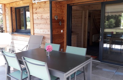 Entre-Deux-Monts Ski Chalet | Cocoon chalet surrounded by nature near lakes and waterfalls