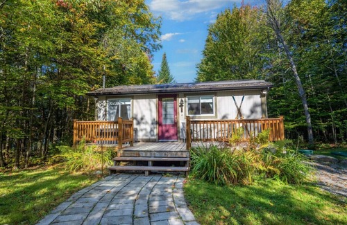 St-Adolphe-d'Howard Cabin | Cocoon des montagnes - Spa privé et bord de l'eau