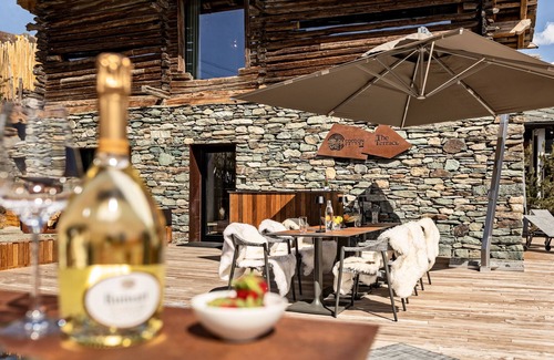Corgnolaz Ski Chalet | Cocoon Deluxe Luxury Chalet - PrivateChef, Spa, Daily Housekeeping
