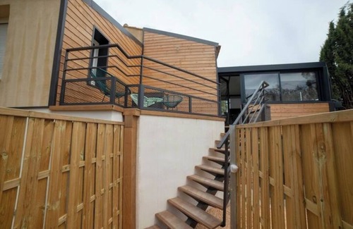 Saint-Martin-de-Londres Apartment | Cocoon under the oaks with jacuzzi