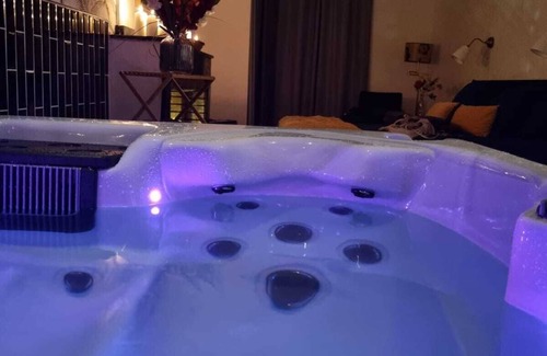Saint-Michel-de-Lanes House | Cocoon of love (romantic suite)