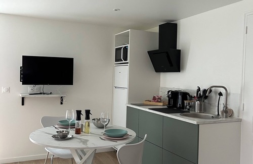 Lagny-sur-Marne Apartment | Cocoon & vous studio with private garden 7 min from Disneyland and 25 min from Paris