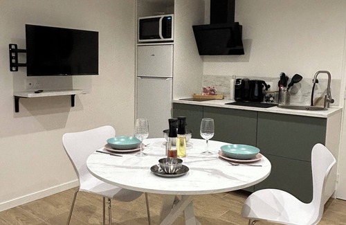 Lagny-sur-Marne Apartment | Cocoon & vous studio with private garden 7 min from Disneyland and 25 min from Paris