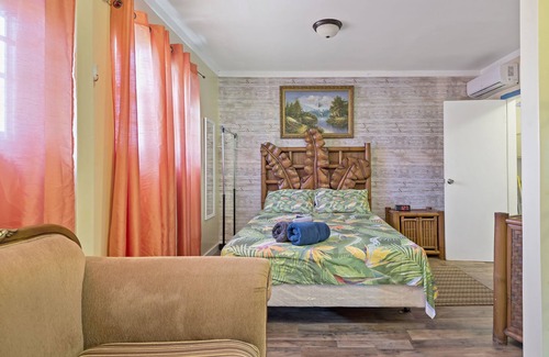 Nassau House | Cocoplum Rest N Hideaway 1