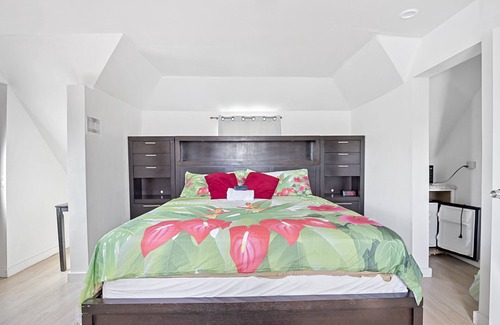 Nassau House | Cocoplum Rest N Hideaway 1