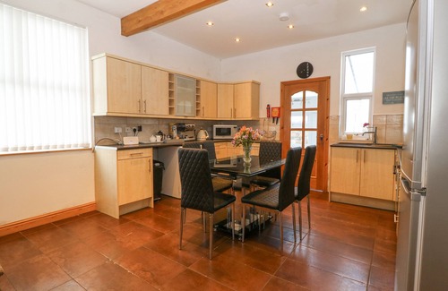 Trearddur Bay Cottage | COED LLAI, pet friendly, country holiday cottage in Trearddur Bay