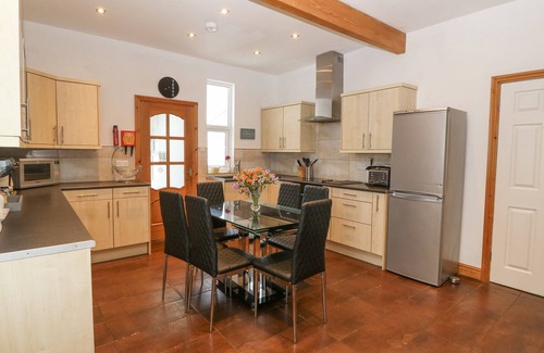 Trearddur Bay Cottage | COED LLAI, pet friendly, country holiday cottage in Trearddur Bay