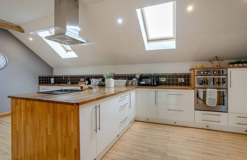 Cilybebyll House | Coed Y Nant Barn - Three Bedroom House, Sleeps 6