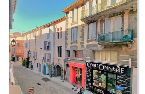 Digne-les-Bains Apartment | Coeur de ville, T2, pedestrian street, Digne les Bains