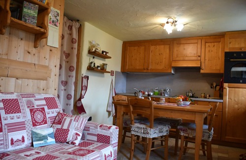 Gimillan Apartment | Cogne - Les petites fleurs of Gran Paradiso - Free Wi-Fi
