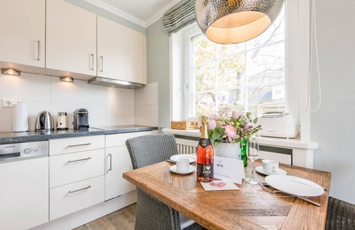 Westerland Apartment | Coherent. Garden. Close to the beach. - House Friesische Straße
