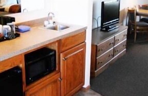 Kewaunee Hotel | Coho Motel and Suites
