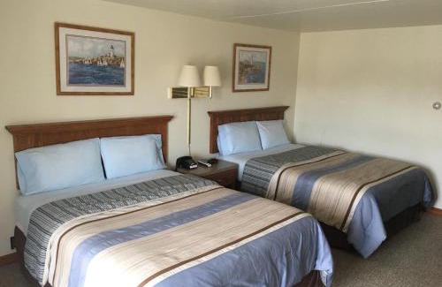 Kewaunee Hotel | Coho Motel