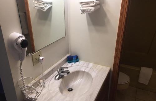 Kewaunee Hotel | Coho Motel