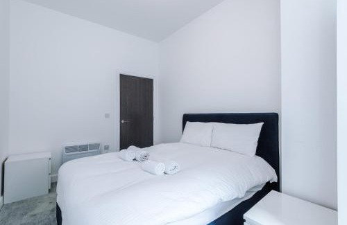 Warrington Apartment | Cohost Partners Cozy Stay Heart of Warrington