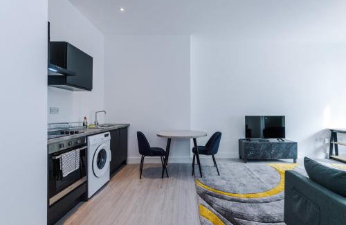 Warrington Apartment | Cohost Partners Cozy Stay Heart of Warrington
