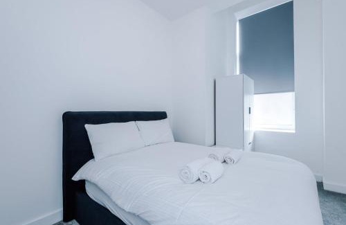 Warrington Apartment | Cohost Partners Cozy Stay Heart of Warrington