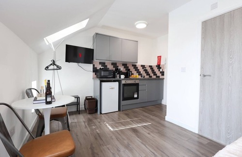 Penylan Apartment | Cohost Partners Studio Renovated 2025