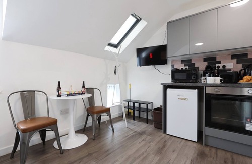 Penylan Apartment | Cohost Partners Studio Renovated 2025