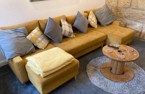 Heptonstall House | Coiners Rest