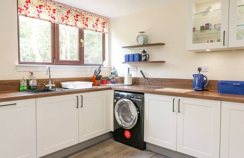 Glenfinnan House | COIRE-DHIUBH, pet friendly, character holiday cottage in Glenfinnan
