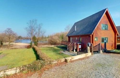 Belturbet Other | Cois na hÉirne - Log Cabin with Lake View & Hot Tub