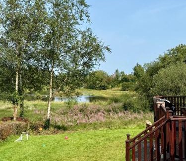 Belturbet Other | Cois na hÉirne - Log Cabin with Lake View & Hot Tub