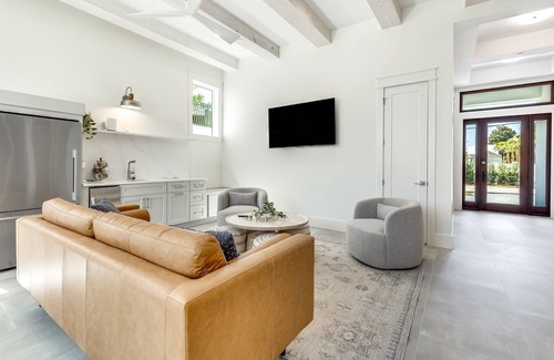 Frangista Beach House | Colada Sunset|Seasonal Beach Service|Built 2025|Golf Cart