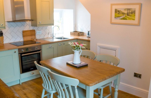 Tenby Cottage | Colby Cottage, Wynd Hill Hideaway - walk to coast path, beach and pub!