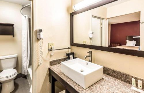 Colby Hotel | Colby Inn and Suites