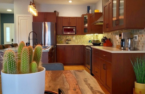 Cold Lake House | Cold Lake Retreat - 5 min walk to the beach & marina! (Pet Friendly)