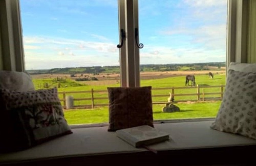 Stone in Oxney Cottage | Coldharbour Cottage on a farm with fabulous views