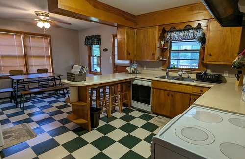 Marietta House | Cole Coffman Garden cozy 3-bedroom house near downtwon Marietta