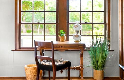 Buda House | Cole Springs Historic Cottage