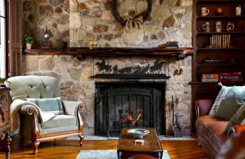 Buda House | Cole Springs Historic Cottage