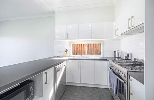 Colebee House | Colebee 4室别墅/带后院/带车库/家庭朋友聚会/大客厅