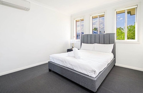 Colebee House | Colebee 4室别墅/带后院/带车库/家庭朋友聚会/大客厅