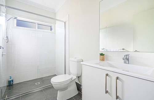 Colebee House | Colebee 4室别墅/带后院/带车库/家庭朋友聚会/大客厅