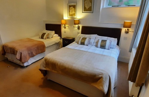 Rushmoor District House | Colebrook Guest House