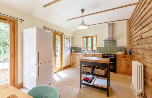 Braintree Cottage | COLEMANS FARM BARN, pet friendly, with open fire in Finchingfield