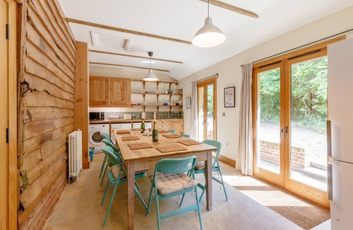 Braintree Cottage | COLEMANS FARM BARN, pet friendly, with open fire in Finchingfield