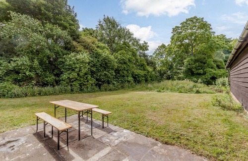 Braintree Cottage | COLEMANS FARM BARN, pet friendly, with open fire in Finchingfield