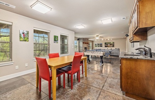 Bentonville House | Coler Cottage-0.4 mi to Coler MTB Trail-Game Room