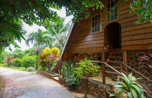Baie Ste Anne Hotel | Colibri Hotel