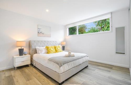 Collaroy House | Collaroy 3Br Beach Home with Large Pool First Floor