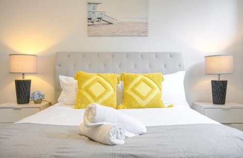 Collaroy House | Collaroy 3Br Beach Home with Large Pool First Floor