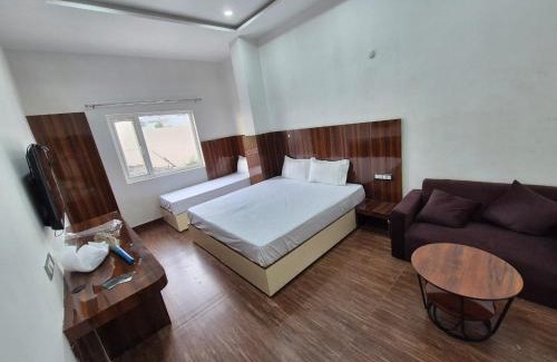 Kakarmatha Hotel | Collection O Banaras Railway Junction Formerly Varanasi Suites