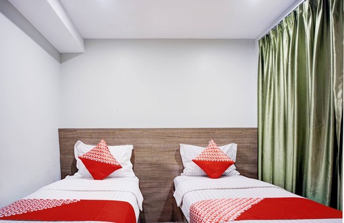 Parapat Hotel | Collection O Gapura Hotel Near Parapat Penatapan Danau Toba
